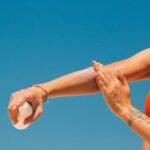 حافظي على بشرتك من اشعة الشمس والمياه المالحة في المصيف : Sunscreen