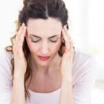 العلاقة بين الصداع النصفي والتغيرات الهرمونية