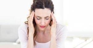 العلاقة بين الصداع النصفي والتغيرات الهرمونية