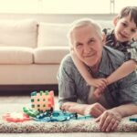 "هل الالتهاب الرئوي معدٍ للأطفال وكبار السن؟ صورة توضيحية عن الوقاية من الالتهاب الرئوي."